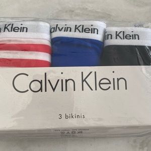 3 bikinis Calvin Klein